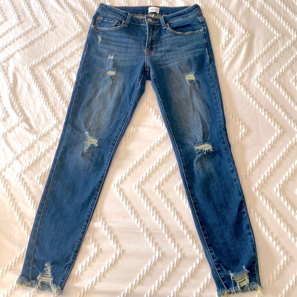 Vici - Mid Rise Frayed Ankle Skinny - Size 5 - Picture 3 of 5